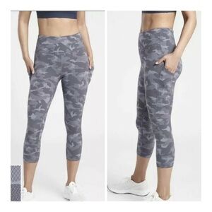 Athleta Utimate Stash Pocket Camo Capri Leggings